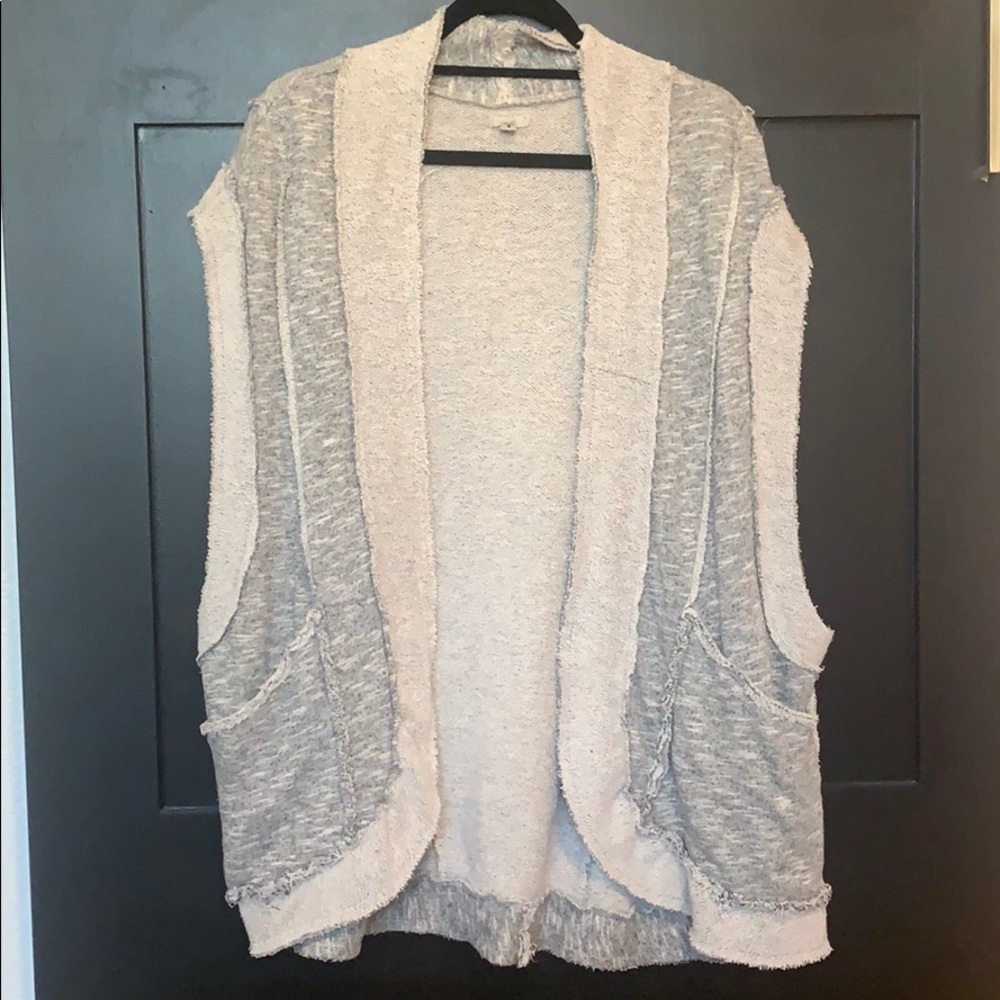 Ecote Sleeveless Sweater